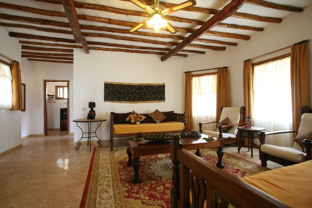 פינגווה Hotel Karafuu Beach Resort מראה חיצוני תמונה